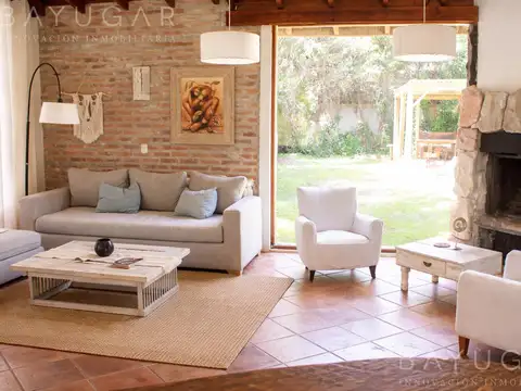 Casa 3 ambientes con 2 baños