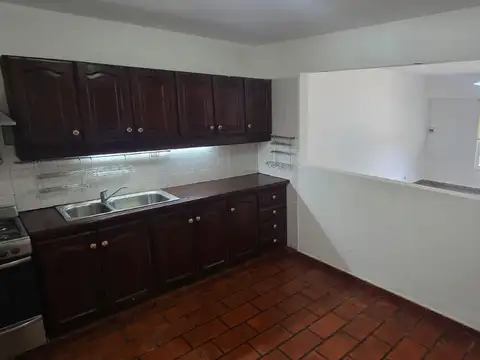 Depto Tipo Casa en Alquiler 50 años