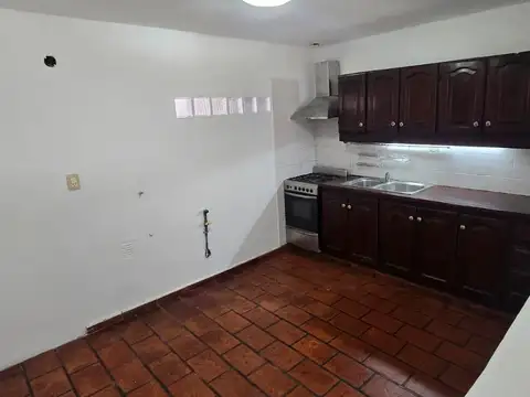 Depto Tipo Casa en Alquiler en Jose Leon Suarez, $ 650.000
