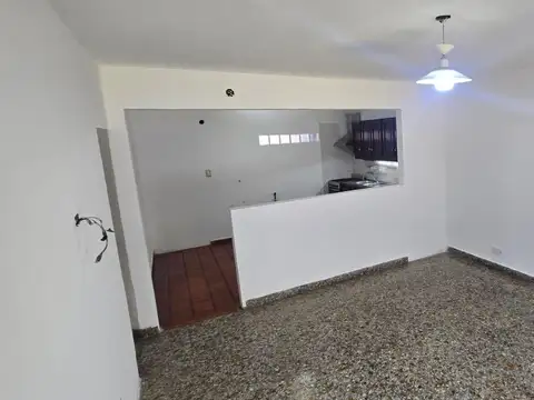 Depto Tipo Casa en Alquiler al Sur