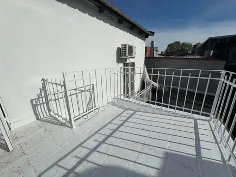 Depto Tipo Casa 3 ambientes con 2 baños