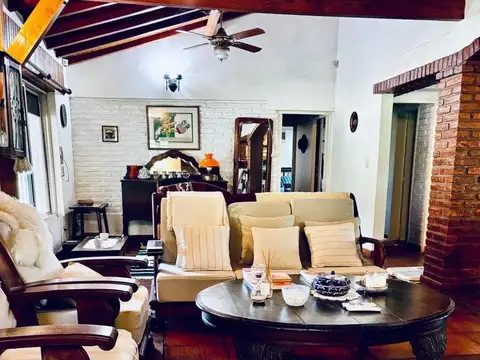 Links e/ Belgrano y Alberdi