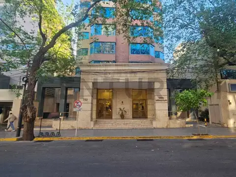 Av. Bartolomé Mitre 700, Piso 3