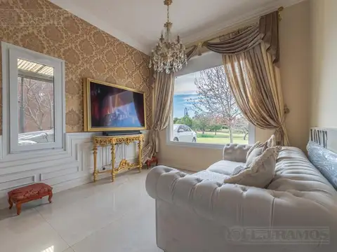 Casa en Alquiler al Oeste