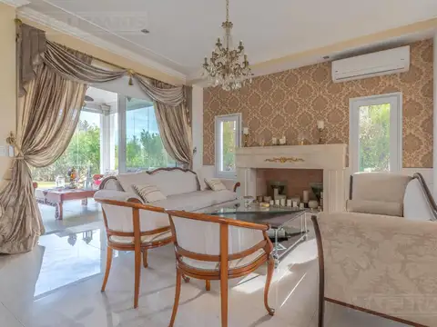 Casa 7 ambientes con 3 baños