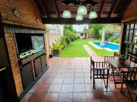 CASA 5 AMBIENTES EN VENTA HAEDO MORON CHALET