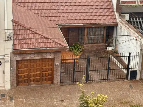 CHATET 4 AMB - GARAJE - FONDO - SOBRE  LOTE 8,66 X 27