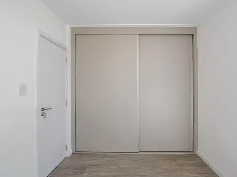 Hermoso departamento reciclado sobre Av. Pellegrini al 200.