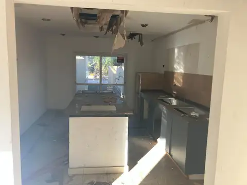 Depto Tipo Casa en Venta en Moron, USD 73.000