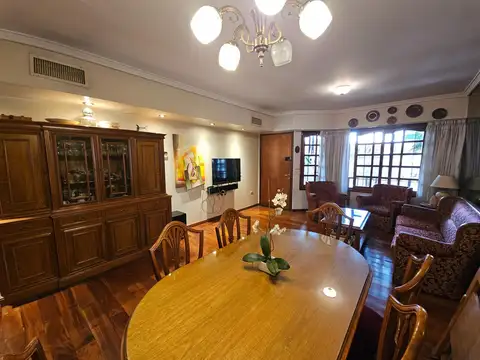 Casa 4 ambientes con 4 baños