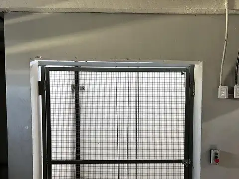 Galpon en Alquiler 8  mts Frente