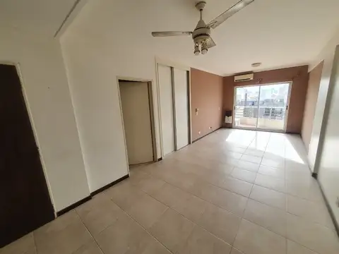 Excelente Monoambiente al contrafrente con opción cochera