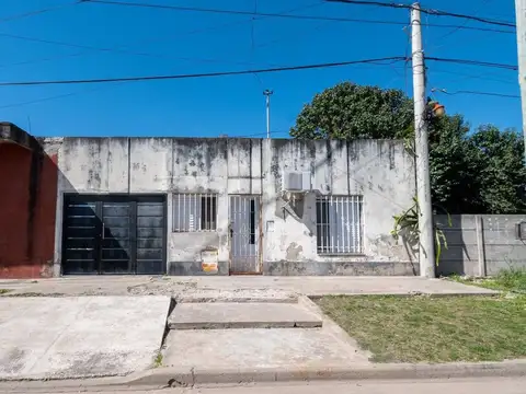 Casa en Venta 2 Dormitorios, Cochera y Patio