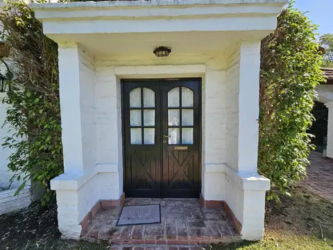 Casa en Venta con 4 cocheras