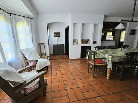 VENTA DE CASA EN COUNTRY BANCO PROVINCIA SOBRE 3 LOTES