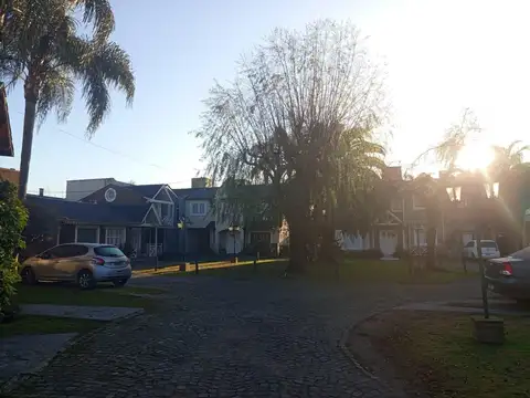 Casa en Venta en Villa Gobernador Udaondo, USD 150.000