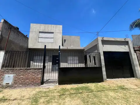 CASA VENTA 4 AMB CASANOVA  QUINCHO CON RENTA MENS