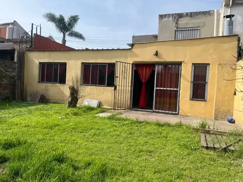 CASA VENTA 4 AMB CASANOVA  QUINCHO CON RENTA MENS