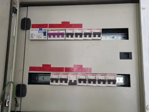 LOCAL  COMERCIAL  EN  AV. LA PLATA 2300  BOEDO