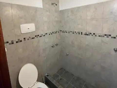 Casa 2 ambientes con 1 baño