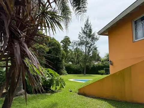 Casa 6 ambientes con 4 baños