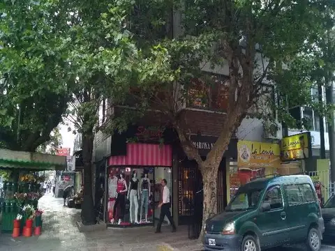 T Espora 100, Piso 1