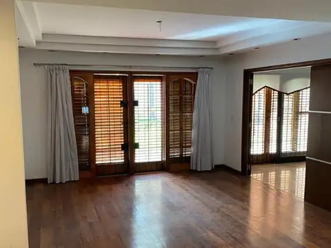 Casa en Venta en Villa Sarmiento, USD 530.000