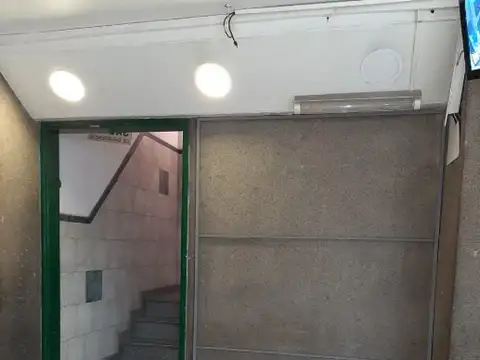 25 De Mayo 100, Piso 1