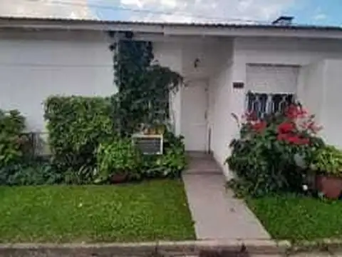 Casa Chalet  en Venta en Quilmes Oeste, Quilmes, G.B.A. Zona Sur