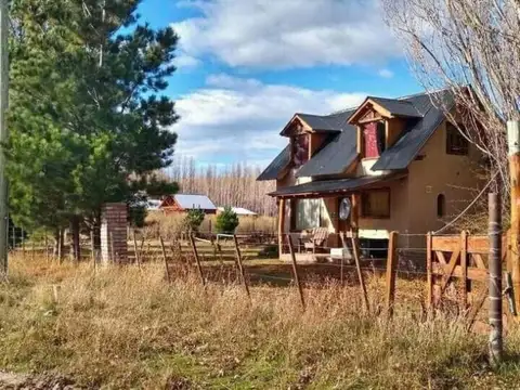 Casa en venta - 2 Dormitorios 2 Baños - Los Antiguos