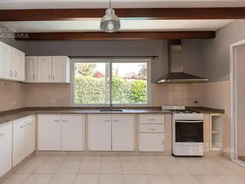 Casa 5 ambientes con 3 baños