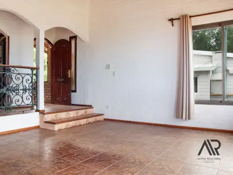 Casa en venta c/ cochera en Piriápolis