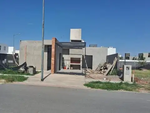 Casa en Venta en Colinas De Manantiales, USD 143.000