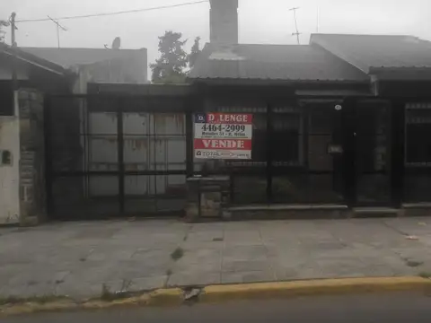 Casa 4 Ambientes sobre lote propio