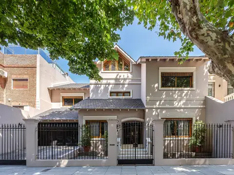 ESPECTACULAR CASA - VENTA - 6 AMB - 2 SUITES - 3 COCHERAS - JARDIN  - PARRILLA - BELGRANO R
