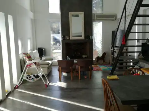 Casa 4 ambientes con 5 baños