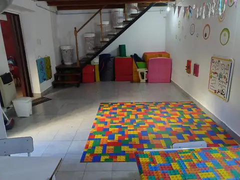 Casa 10 ambientes con 6 baños