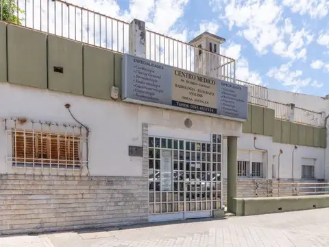 CONSULTORIO EN SAN MARTIN 4200- ESQUINA