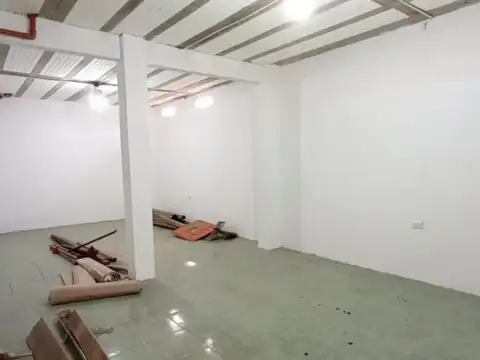 Local comercial + 4 departamentos Venta en Block