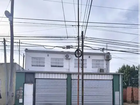 Local comercial + 4 departamentos Venta en Block