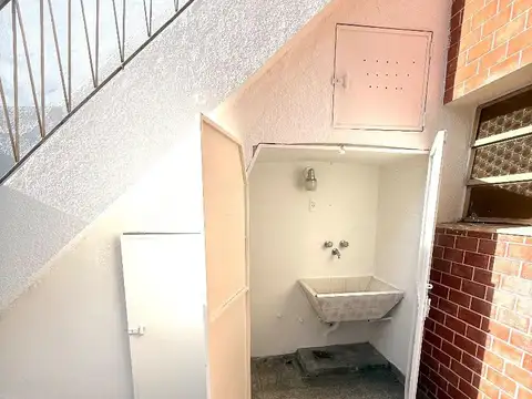 Depto Tipo Casa en Venta en Versalles, USD 90.000