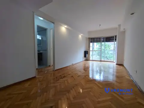 Alquiler de departamento 3 ambientes con balcón al frente en el barrio de  Congreso!
