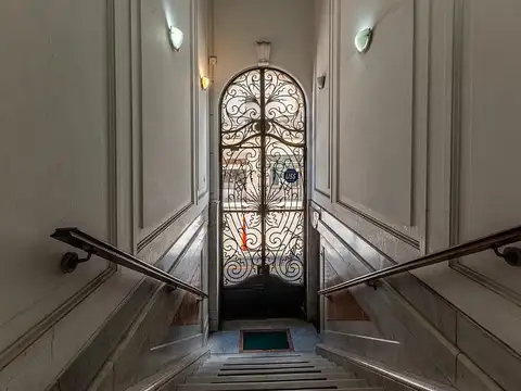 Edificio en Block publico o institucional Petit Hotel Muy buen estado de categoría en Microcentro