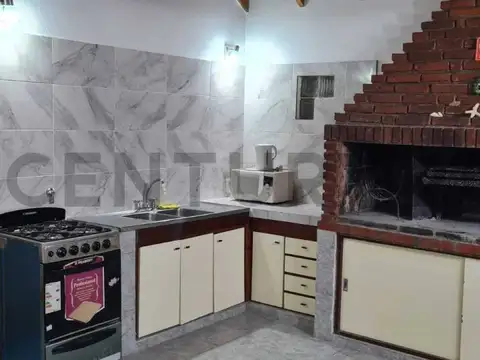 Venta Casa Quinta 3 Dormitorio El Pato Berazategui Pileta acepta permuta
