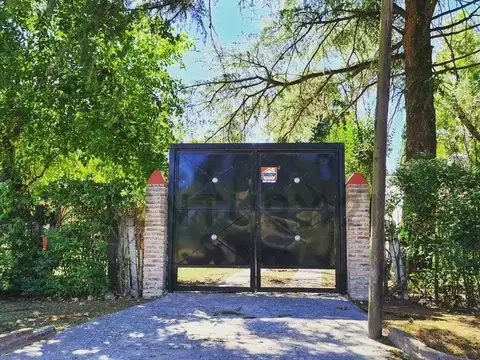 Venta Casa Quinta 3 Dormitorio El Pato Berazategui Pileta acepta permuta