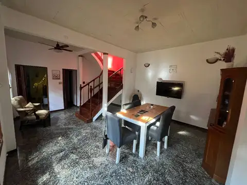 Casa 6 ambientes con 3 baños