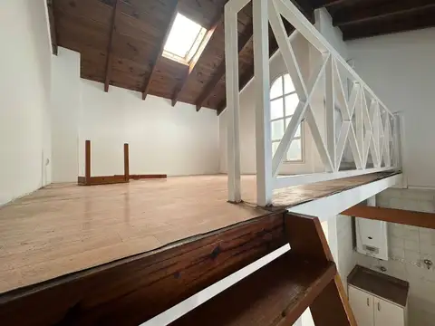 Depto Tipo Casa en Venta en Villa del Parque, USD 112.000