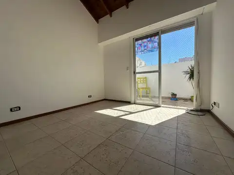 Depto Tipo Casa 3 ambientes con 1 baño