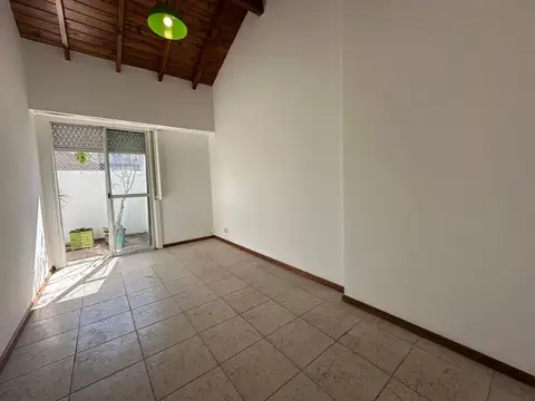 Venta Departamento tipo PH con amplio balcón