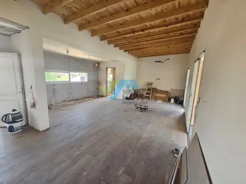 Casa 4 ambientes con 2 baños